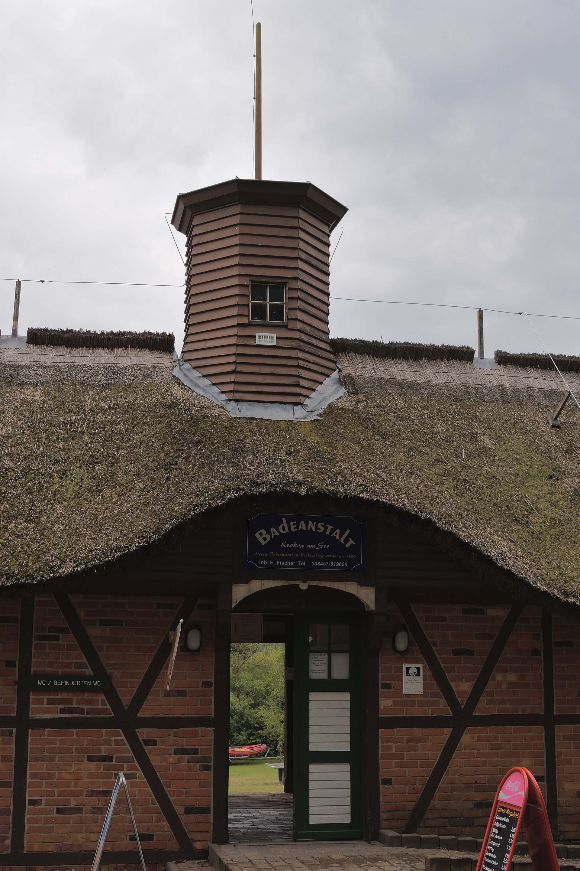 Historische Badeanstalt im Krakower See
